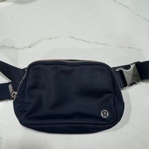lululemon athletica Navy Everywhere Belt Bag